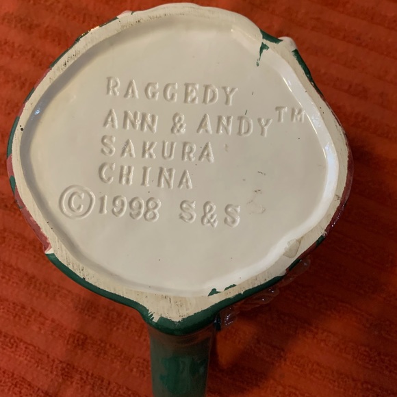 Vintage Hand Painted Raggedy Ann & Andy Mugs Sakura, 1998 - Picture 6 of 11